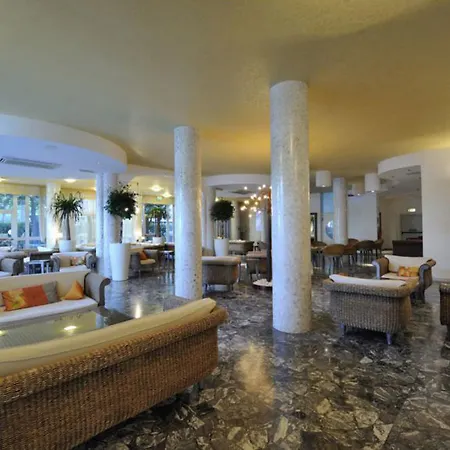 American Hotel 3*