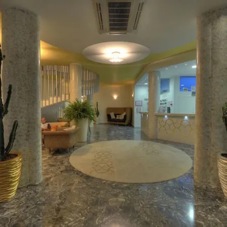 Hotel American 3*